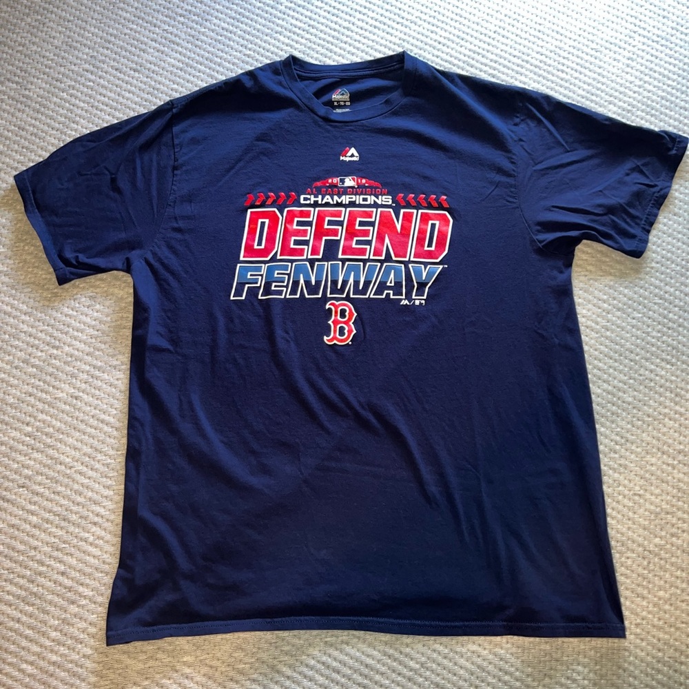 Boston Red Sox 2018 AL East Champs, “Defend Fenway” men’s shirt XL